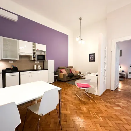 Cute 1br In - Purple House Budapest