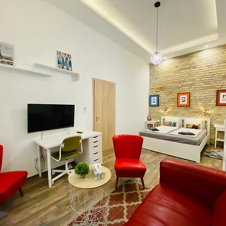 Apartment Peaceful In - Brick House *