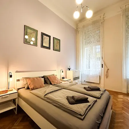 Apartment Cute 1br In - Purple House *