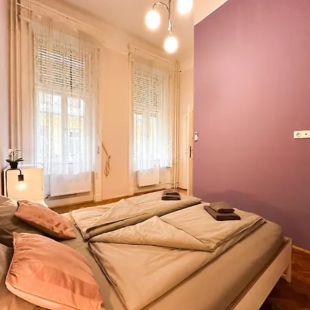 Cute 1br In - Purple House * Budapest