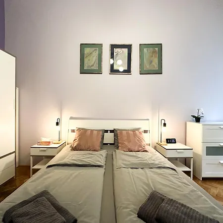 Cute 1br In - Purple House Apartment Budapest