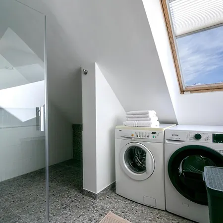 Luxury With Balcony In Downtown Boedapest