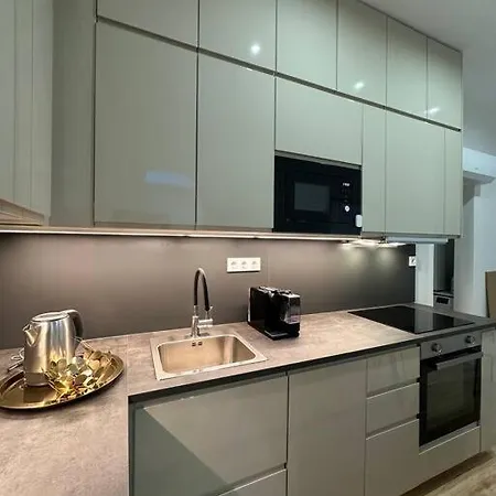 Danube Pearl Center Apartment *