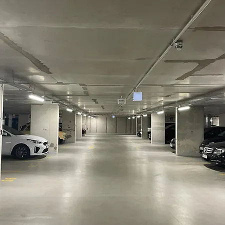 Apartment Park West Terrace With Private Parking *