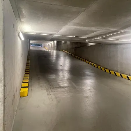 Apartment Park West Terrace With Private Parking