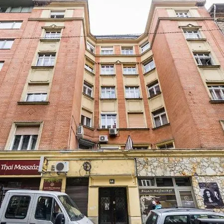 Dessy Downtown * Budapest
