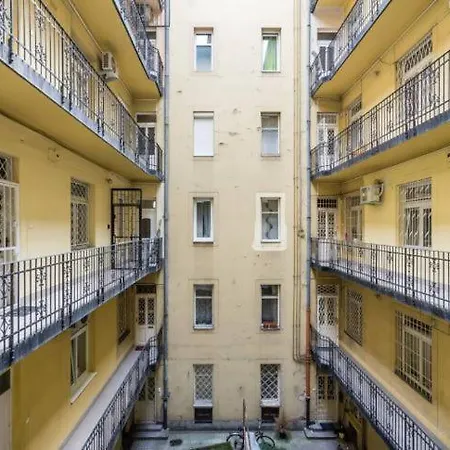 Dessy Downtown Budapest