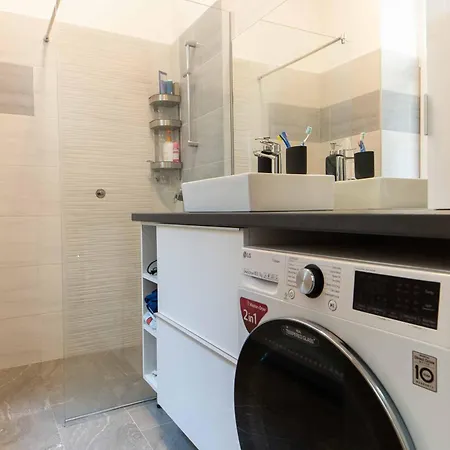 Fiumei Apartment