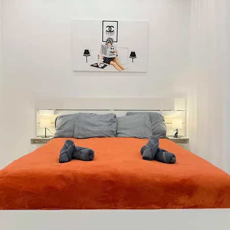 Izabellas Luxury Downtown Apartment