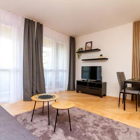 Gozsdu White Raven 105 - Free Parking, Terrace Apartment *
