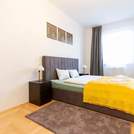 Apartment Gozsdu White Raven 105 - Free Parking, Terrace Budapest