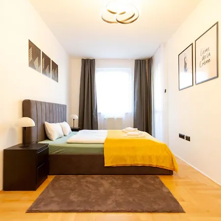 Apartment Gozsdu White Raven 105 - Free Parking, Terrace