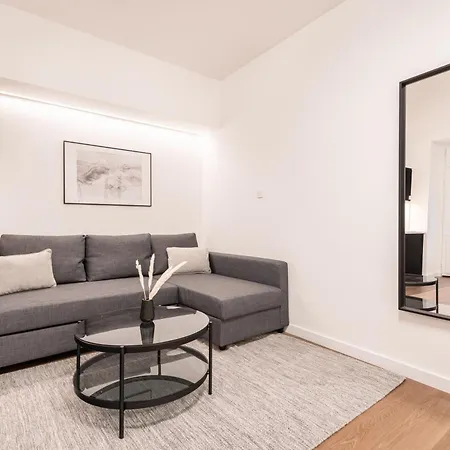E23 - Grand Boulevard Design Loft - Location By Bqa Budapest
