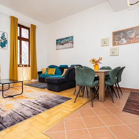 Apartment My Gozsdu Historic Passage *