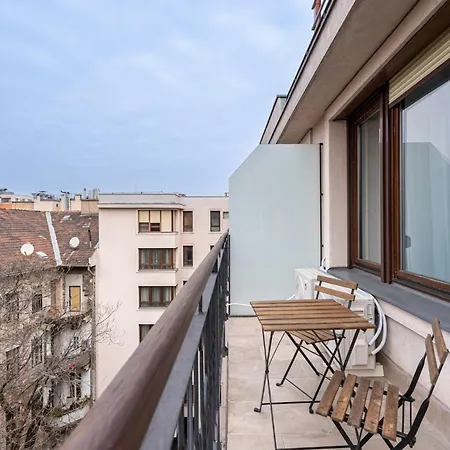 Luxy Hollo Gozsdu Court Apartment Budapest