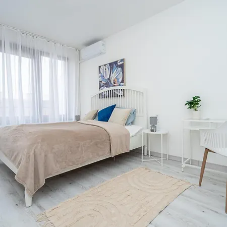 Apartment Luxy Hollo Gozsdu Court