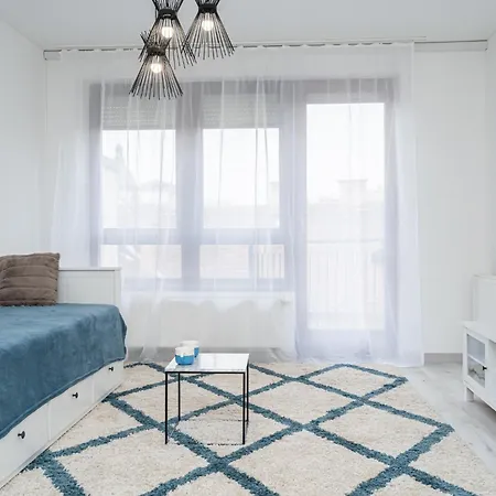 Apartment Luxy Hollo Gozsdu Court *