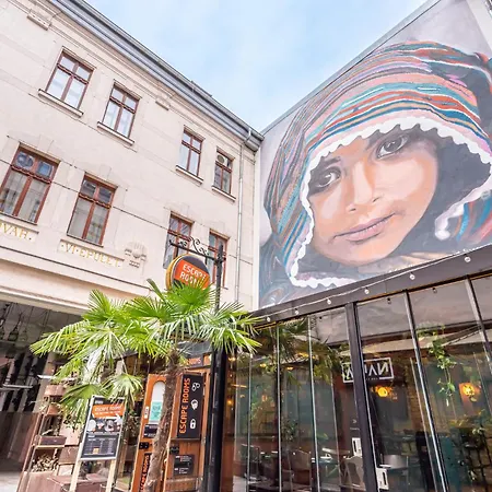 Luxy Hollo Gozsdu Court Apartment Budapest