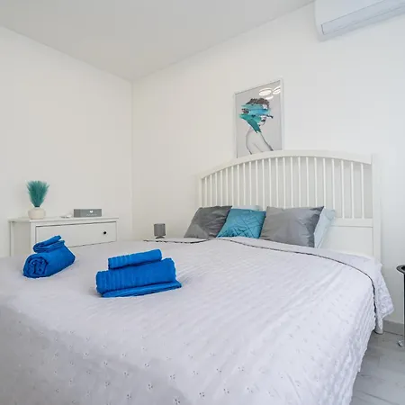 Luxy Hollo Gozsdu Court Apartment Budapest