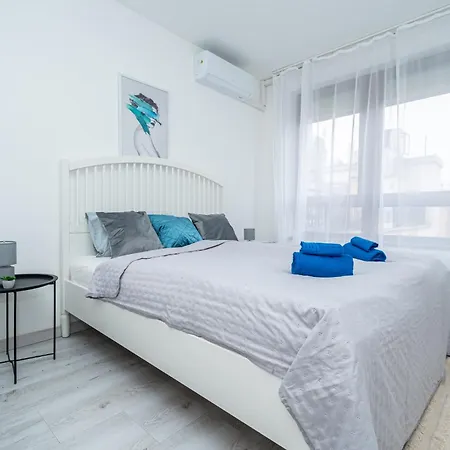 Luxy Hollo Gozsdu Court Apartment