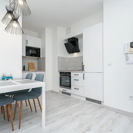Apartment Luxy Hollo Gozsdu Court *