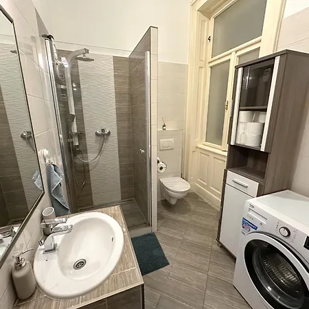 Parliament Apartment *