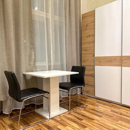 Parliament Apartment *