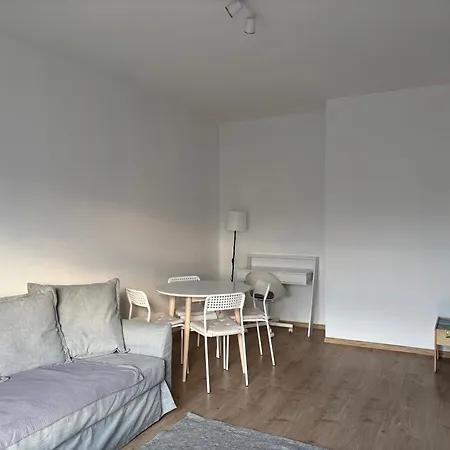 Apartment Apartment *