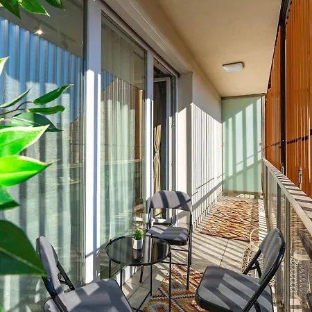 Modern Downtown With A Sunny Terrace Apartment *