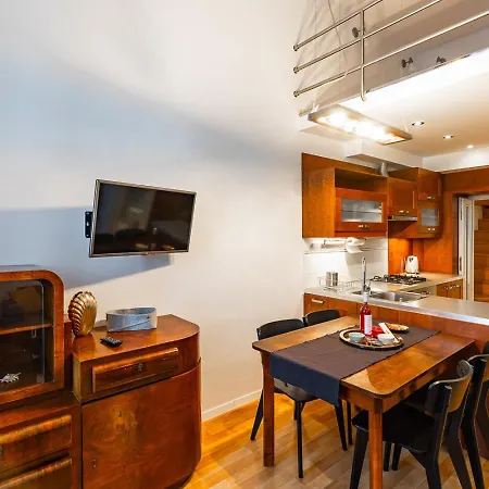 Riverside Two Bedroom Flat By The Chain Bridge Apartment Budapest