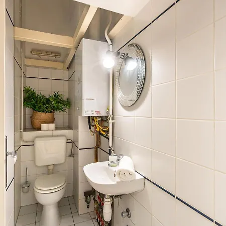 Apartment Riverside Two Bedroom Flat By The Chain Bridge