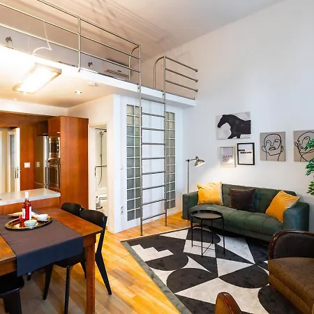 Apartment Riverside Two Bedroom Flat By The Chain Bridge Budapest