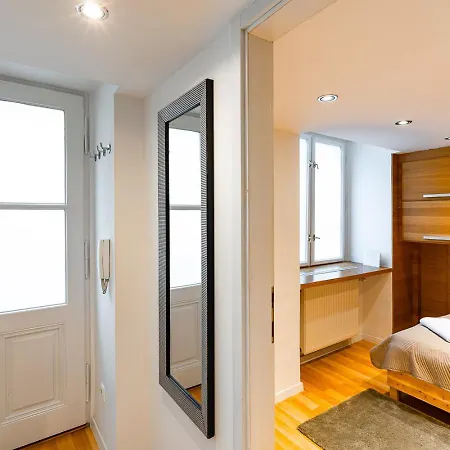 Apartment Riverside Two Bedroom Flat By The Chain Bridge Budapest