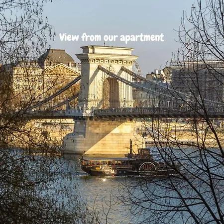 Riverside Two Bedroom Flat By The Chain Bridge * Budapest