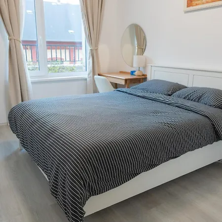 Downtown 2 Bedrooms Nearby Duna River Balcony-garage 10 Euro Per Day Apartment *