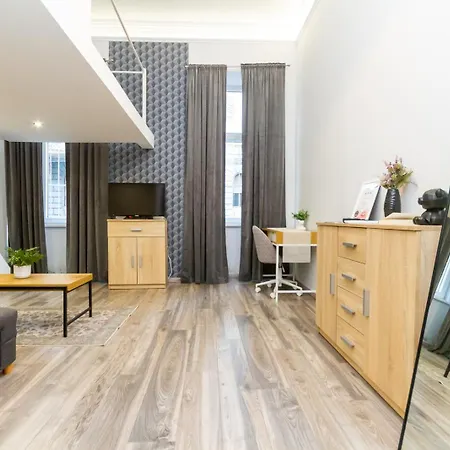 Galerie Vibes In Josika Street By Nw