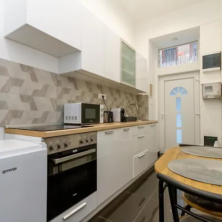 Apartment Galerie Vibes In Josika Street By Nw *