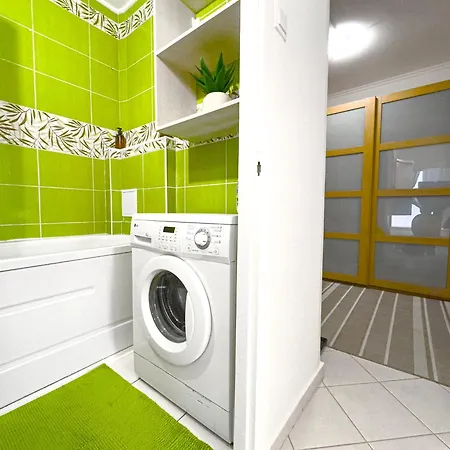 Panoramic 2br Home-free Parking-ac-top Floor Apartment *