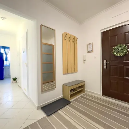 Apartment Panoramic 2br Home-free Parking-ac-top Floor