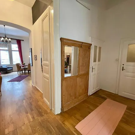 Apartment Iza Bella Classic Romantica Spacious 2br *