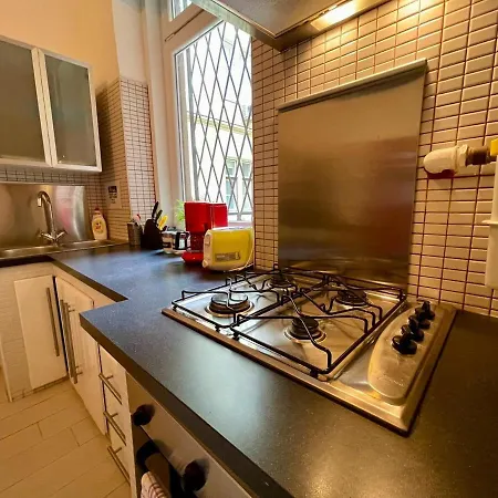 Apartment Iza Bella Classic Romantica Spacious 2br Budapest