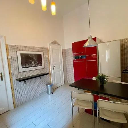 Iza Bella Classic Romantica Spacious 2br Apartment