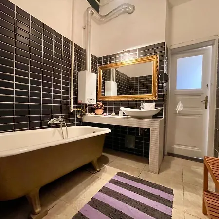 Iza Bella Classic Romantica Spacious 2br * Budapest