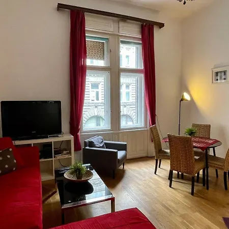 Iza Bella Classic Romantica Spacious 2br Apartment *
