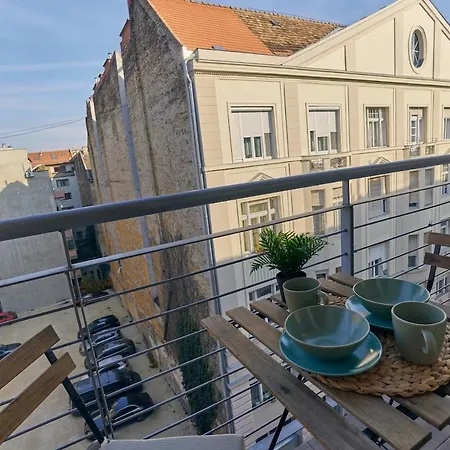 Cozy Quiet With Ac And Parking Apartment