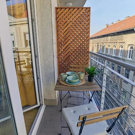 Cozy Quiet With Ac And Parking Apartment Budapest