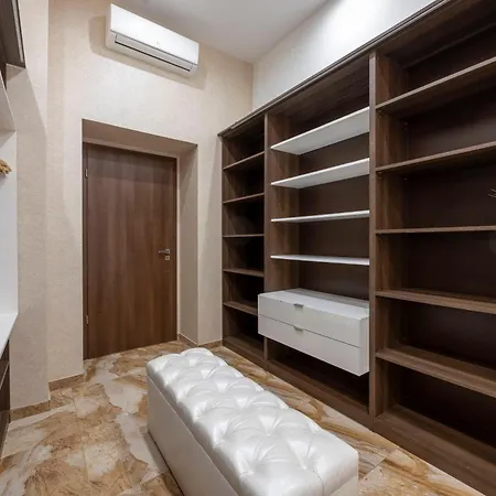 Luxe N' Charm Grand By Prestige Homes Apartment