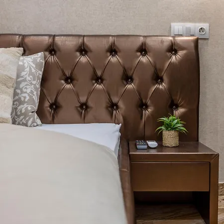 Luxe N' Charm Grand By Prestige Homes * Budapest