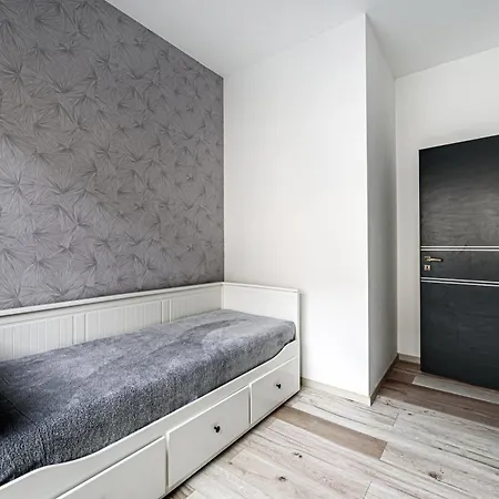 Dob Six * Budapest