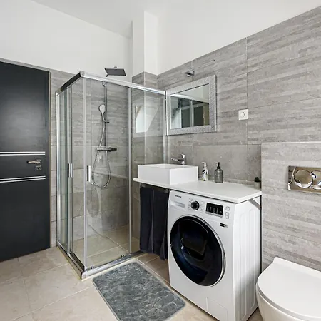 Apartment Dob Six